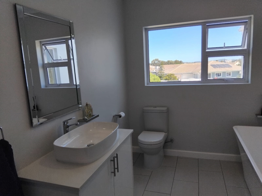 3 Bedroom Property for Sale in Country Club Western Cape